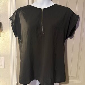Elegant Black Zippered Blouse